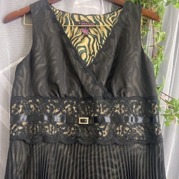 Signature by Robbie Bee Black Zebra Print Accordian Pleated Dress​ - Picture 3 of 11